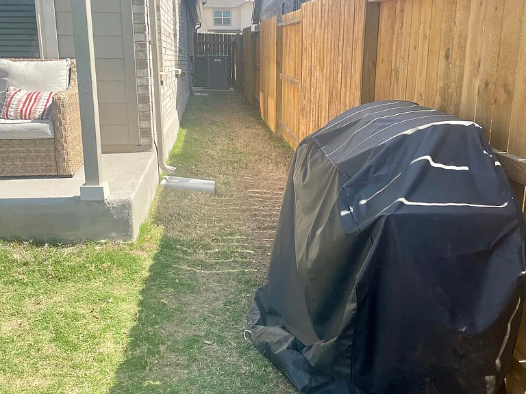 1643 Stone House — Photo 37