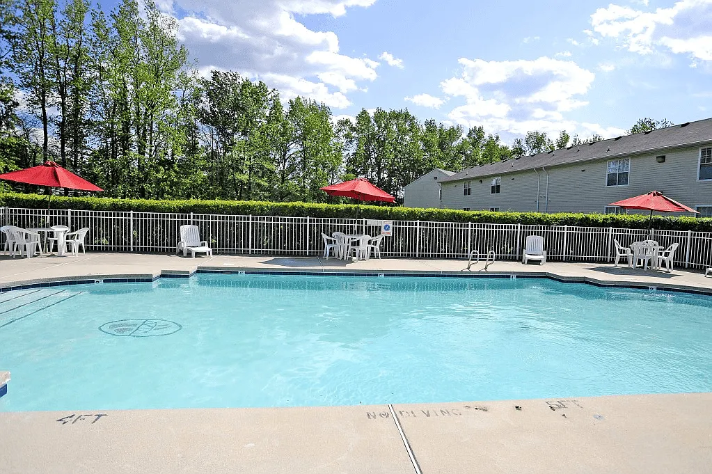 Woodbridge Apartments — Photo 4