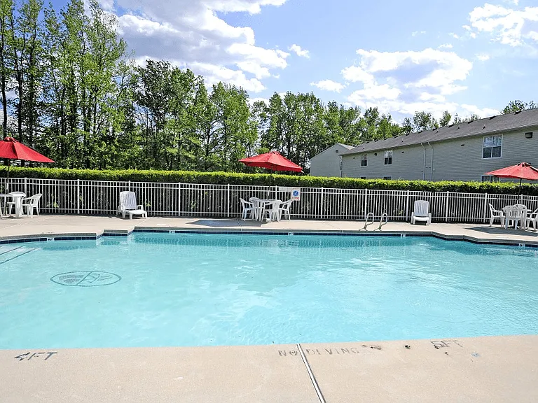 Woodbridge Apartments — Photo 4