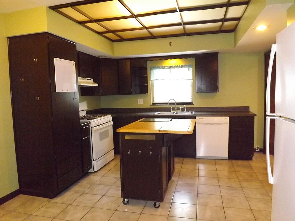1st image of 4408 Sullivan Ave #2