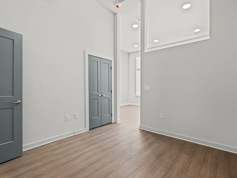 220 S Claybrook St — Photo 11
