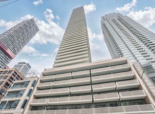 2221 Yonge St #1404-C10, Toronto, ON M4S 0B8