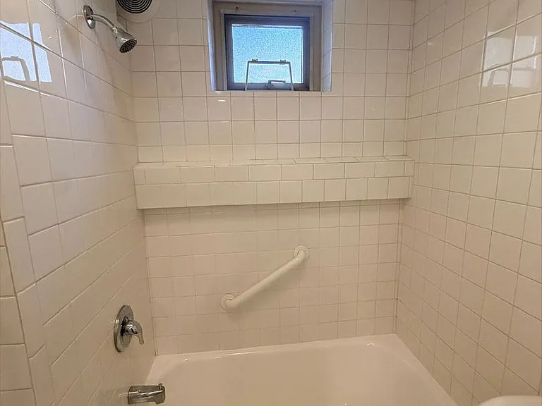 4203 & 4205 Evanston Ave N — Photo 17