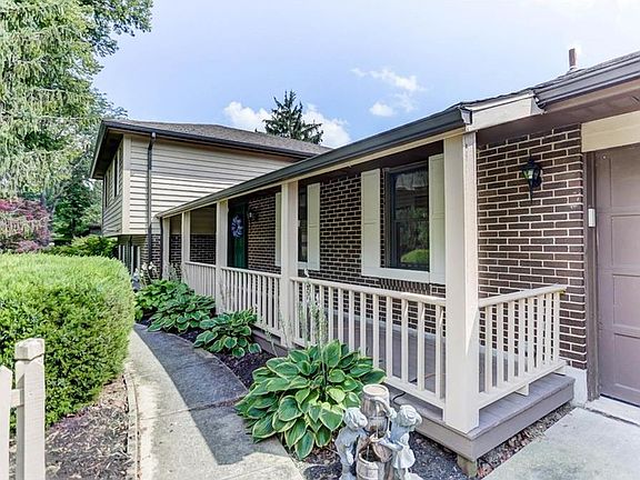 3rd image of 2845 Southfield Dr
