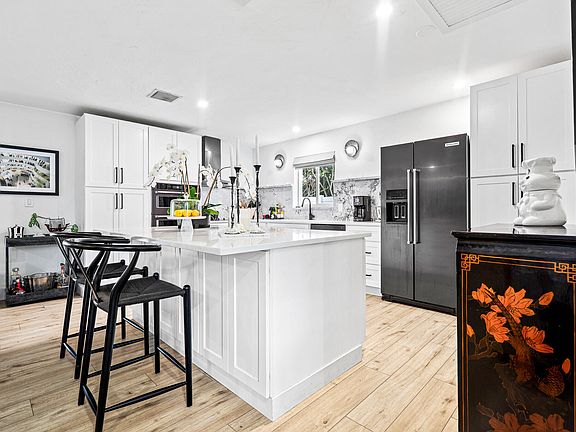 4th image of 520 Flotilla Road