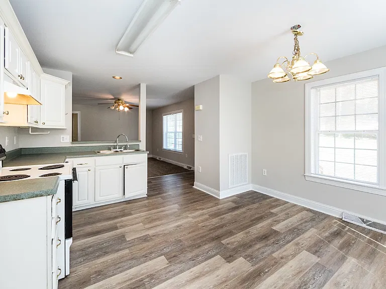 814 King Arthur Dr — Photo 35