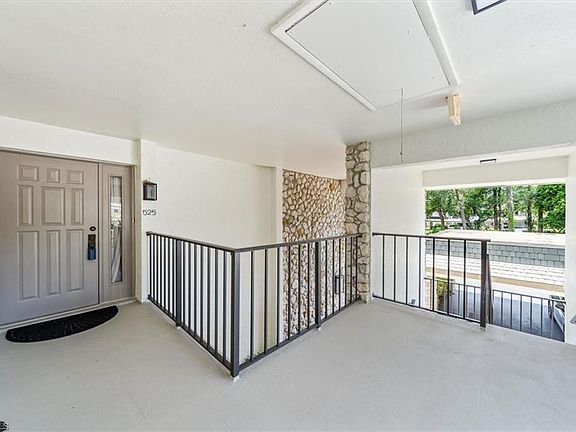 2nd image of 525 Wildwood LN