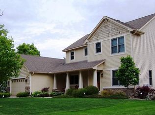 300 Brandywine Dr, Burnsville, MN 55337