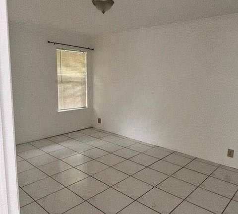 5th image of 5308 Treetops Dr #H-204