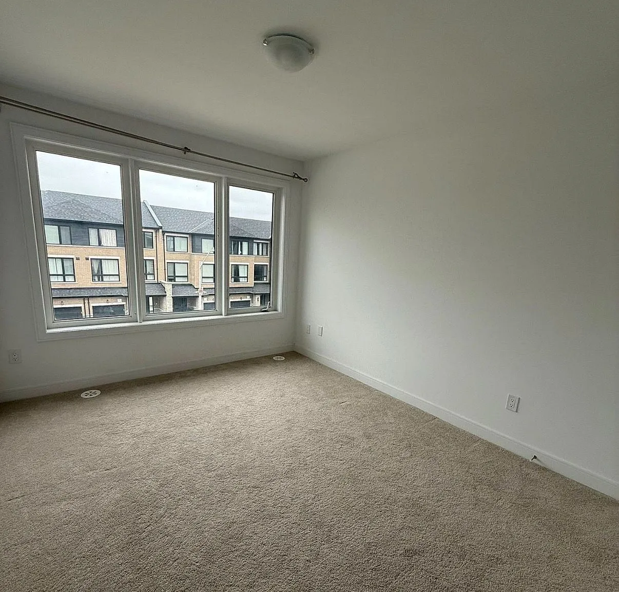 3 bed, $3,000 — Photo 3