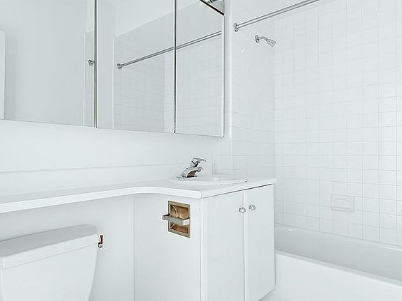 5th image of 160 W 22nd St APT 802