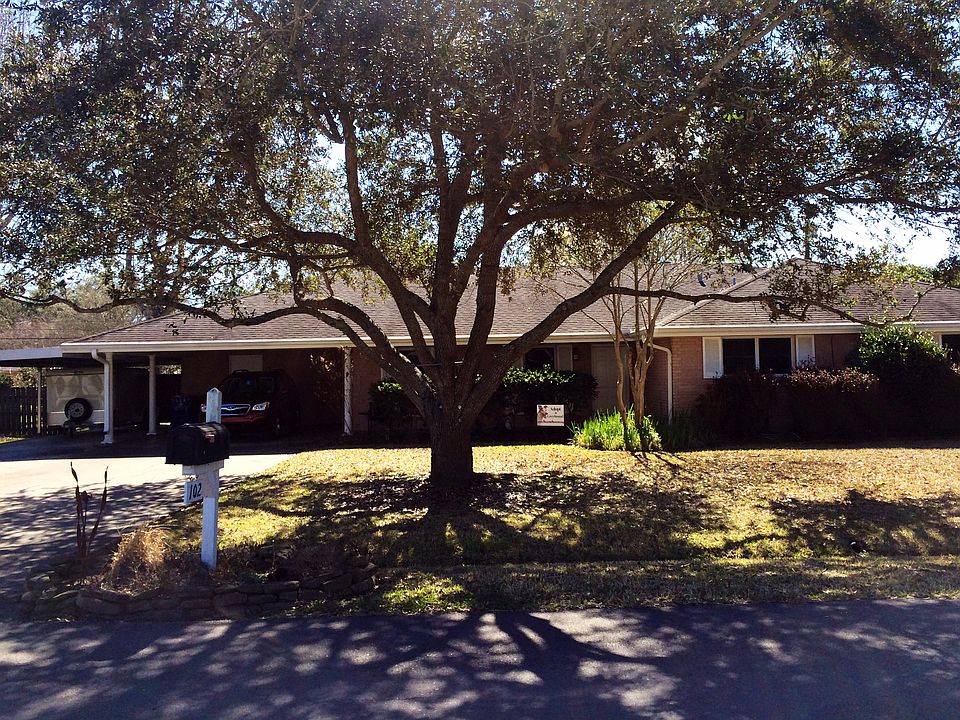 1st image of 102 Woodcrest Dr
