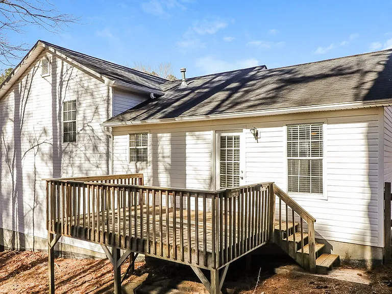 200 Campbell Dr — Photo 18