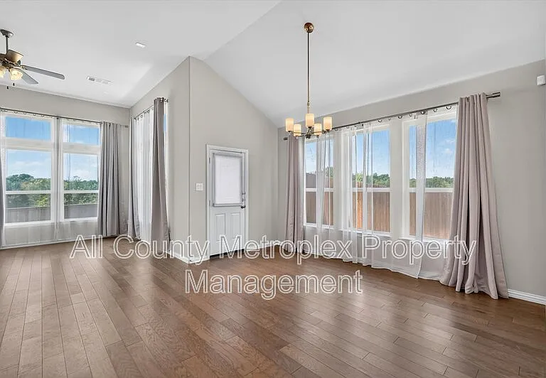 1602 Emerald Brook Ct — Photo 2