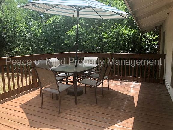 4th image of 1702 Merriford Ln
