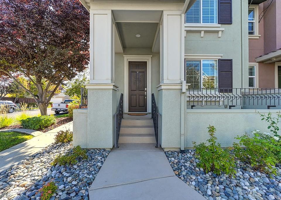 1st image of 3064 Parkham Dr