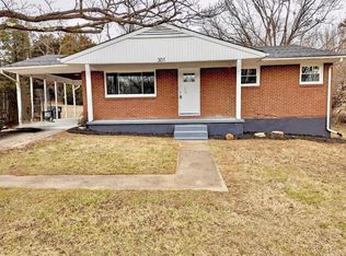 301 Woodys Lake Rd, Madison Heights, VA 24572