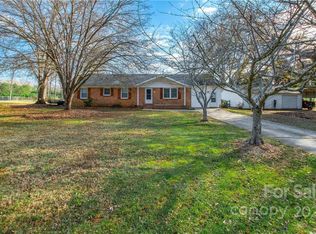 916 Round Up Rd, Lake Wylie, SC 29710