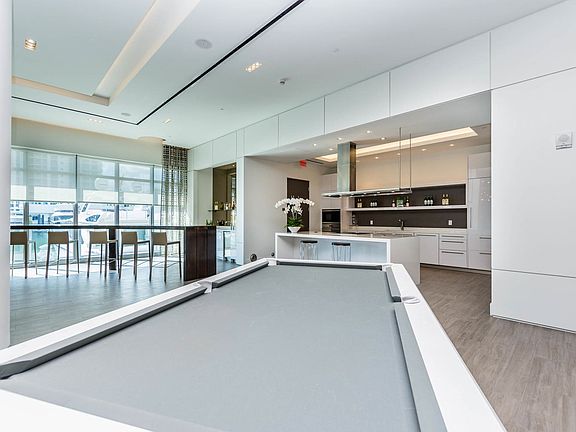 5th image of 17311 Biscayne Blvd #203
