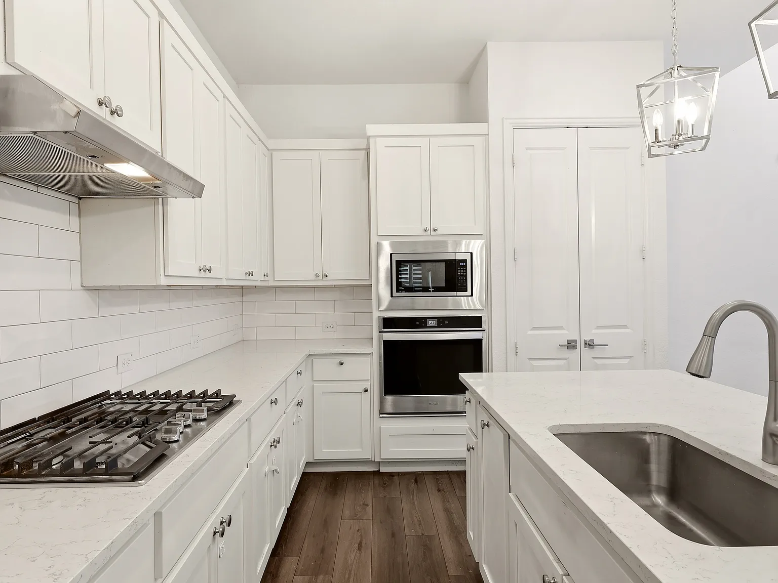 4 bed, 2209 sqft, $3,350 — Photo 3