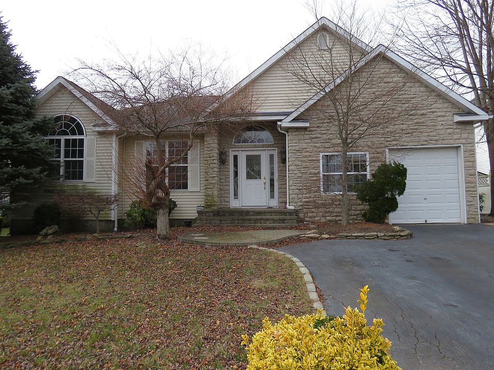1st image of 55 Blueberry Ridge Dr