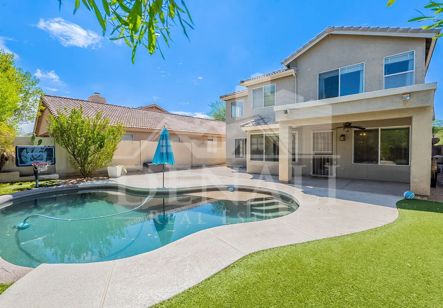 3 bed, 2.5 bath, 2001 sqft, $2,995 — Photo 1