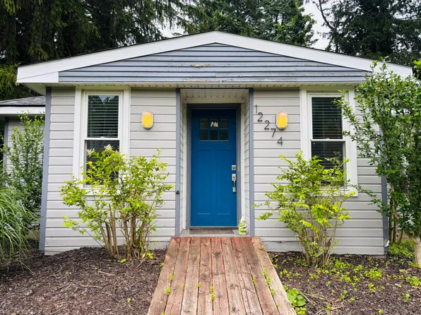 12274 Red Arrow Hwy, Sawyer, MI 49125