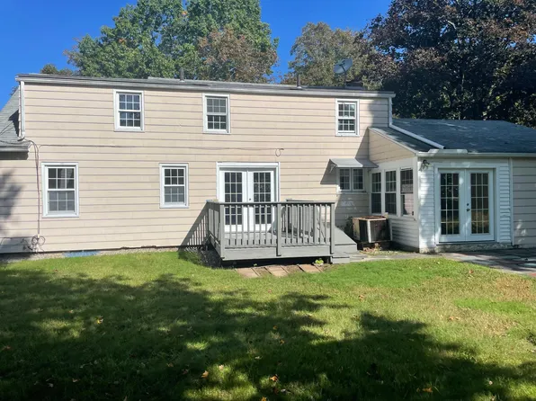 (undisclosed Address), Springfield, MA 01108