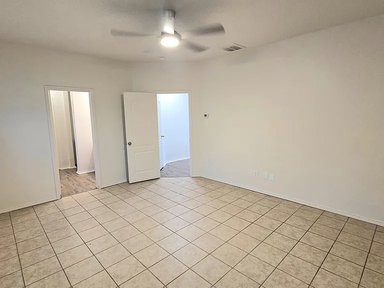 1846 Reynolds St — Photo 17