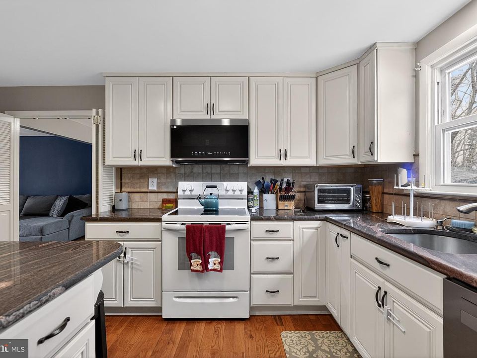 1st image of 4517 E Yates Rd