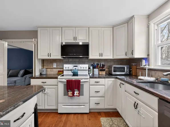 4517 E Yates Rd, Bensalem, PA 19020