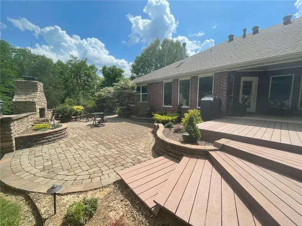 4857 E Woodsedge Rd, Fayetteville, AR 72701