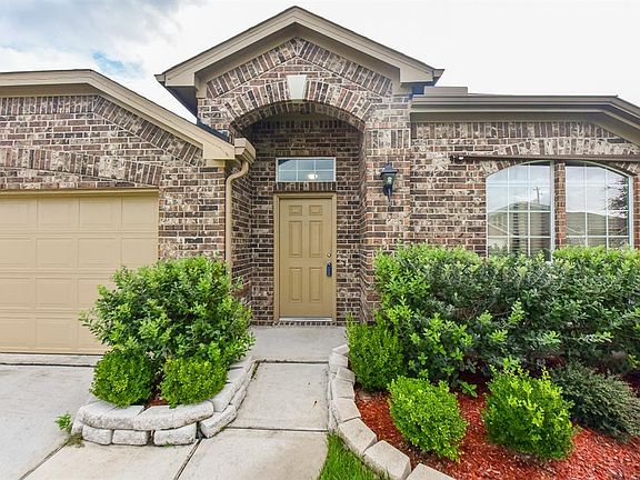 3rd image of 3530 Sunny Dr