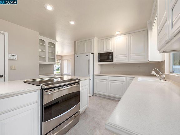 5th image of 3359 Mira Vista Cir