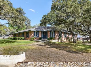205 Sagecrest Dr, Hollywood Park, TX 78232