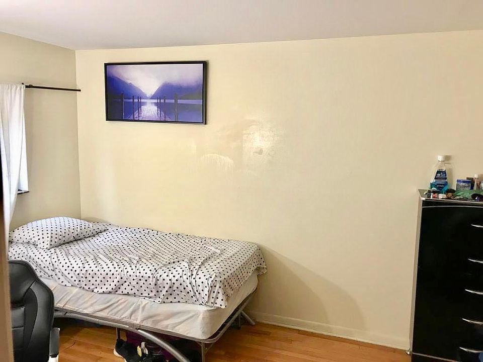 1st image of 1518 W Touhy Ave #2C