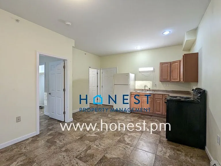 1635 Lewiston Rd #10 — Photo 2