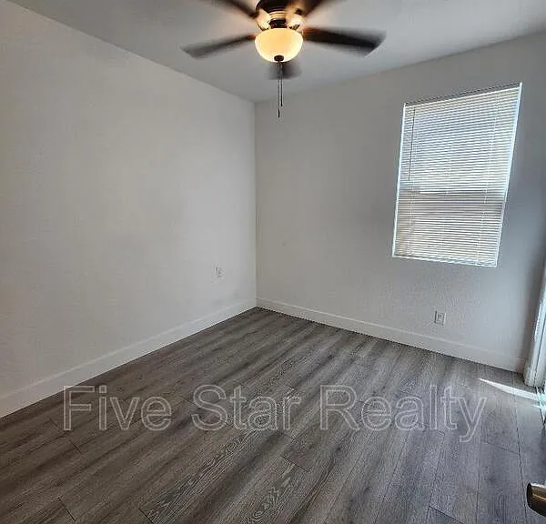9539 Poplar Way — Photo 12