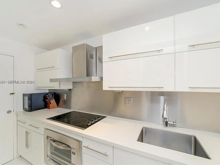 100 Lincoln Rd #605 — Photo 9