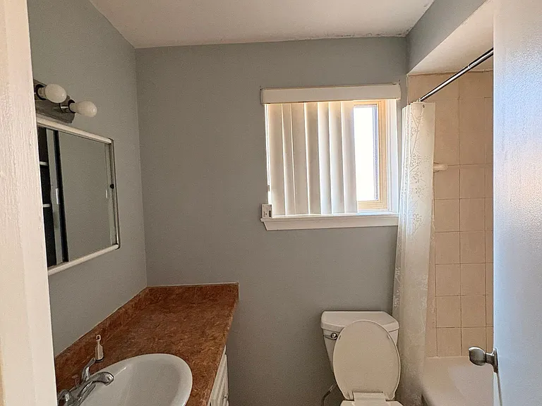 9 Syracuse Cres — Photo 7