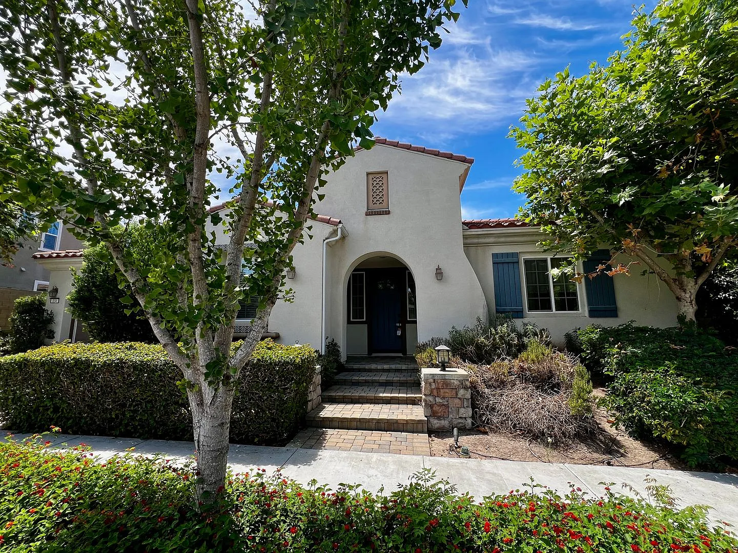 734 Laceflower Beautiful 3 Bedroom Irvine Home Upgraded Kitchen 2-Car Garage Fenced Backyard Yard... — Photo 4