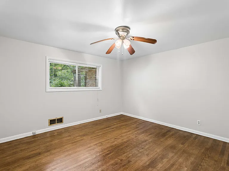 3543 Cloudland Dr — Photo 26