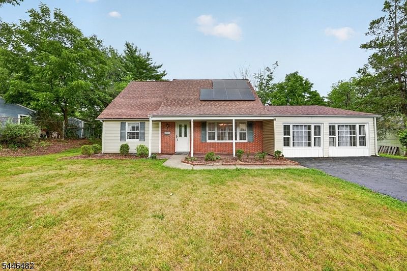 1st image of 6 Concord Dr