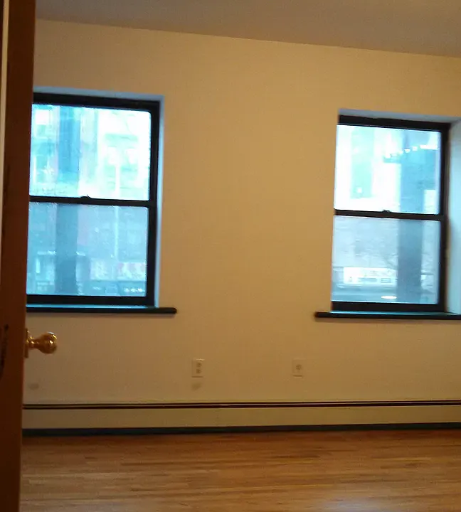 Building Photo 4