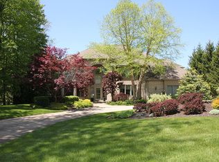 38670 Gaelic Gln, Solon, OH 44139