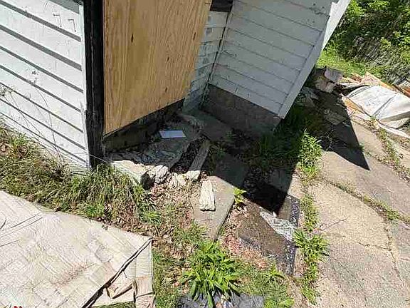 13935 Rockdale