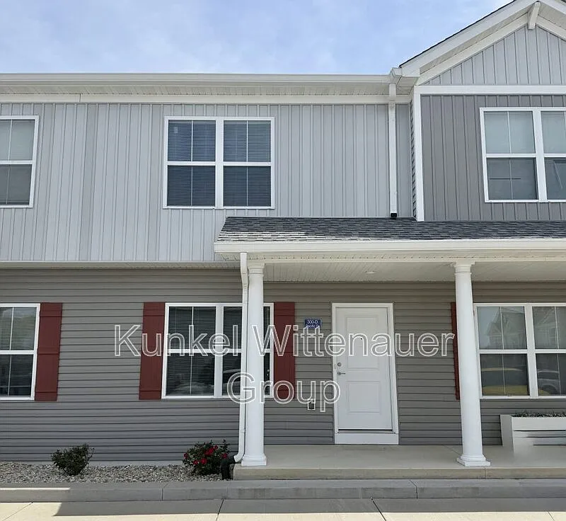 3 bed, 3.5 bath, 1800 sqft, $1,950 — Photo 1