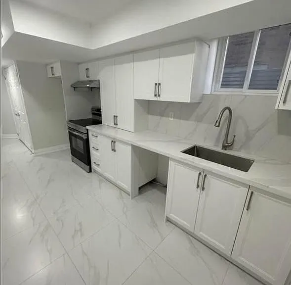 51 Sharpe Cres — Photo 1