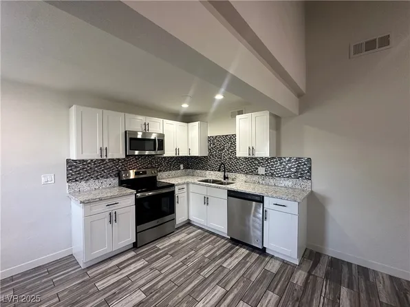 3681 Melonies Dr Unit 29, Paradise, NV 89103