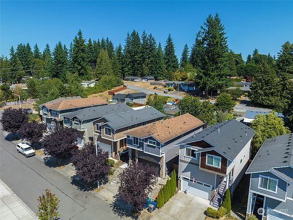3rd image of 2109 107th Avenue SE